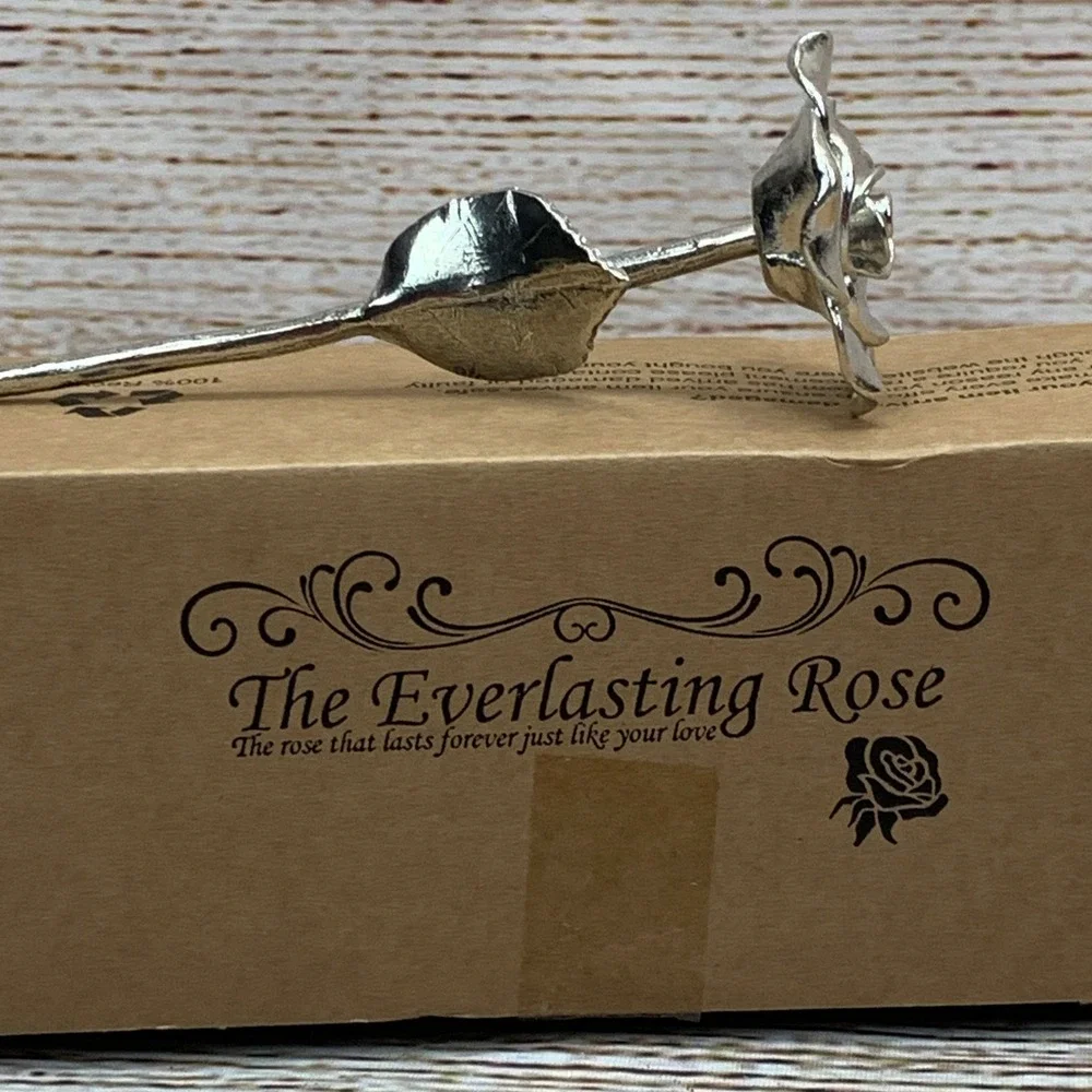 The Everlasting Rose Anniversary Silver‎ Realistic Rose New